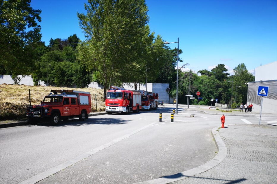 Incêndio deflagra no Alameda Shopping no Porto