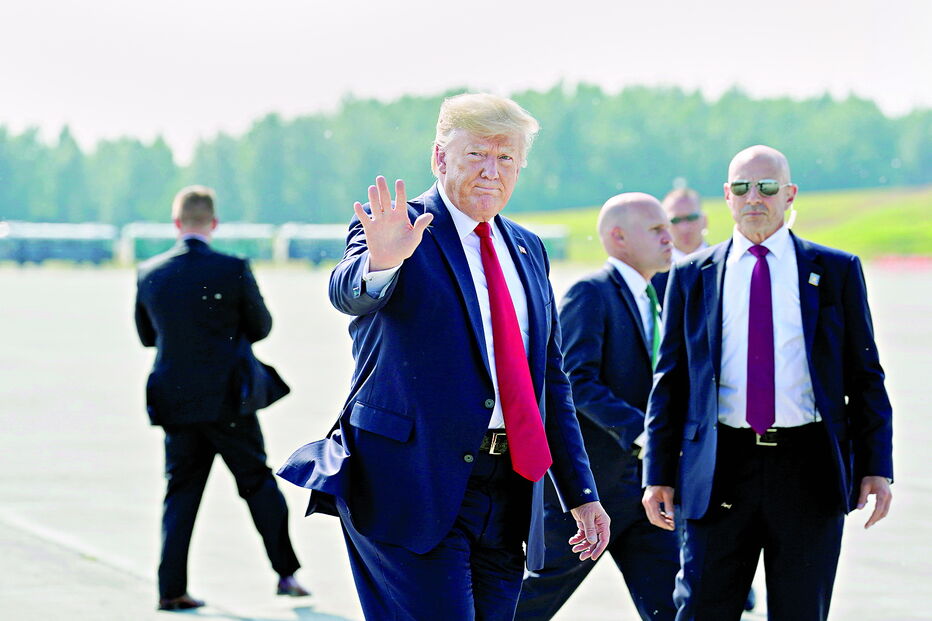 Trump partiu para o Japão mantendo a incerteza  sobre um possível acordo   