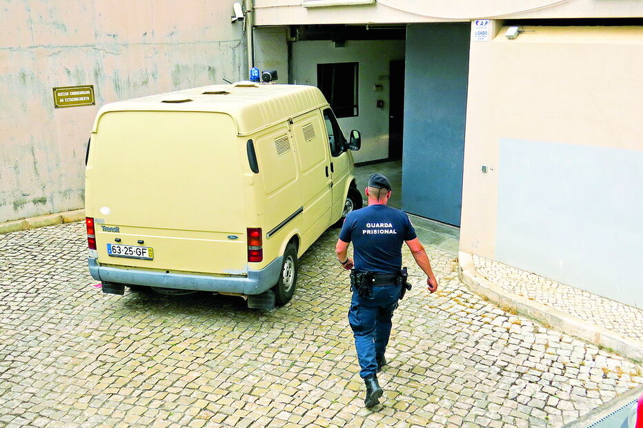 Michel Smaers começou ontem a ser julgado no Tribunal de Portimão pelo homicídio de João Faustino, de 84 anos