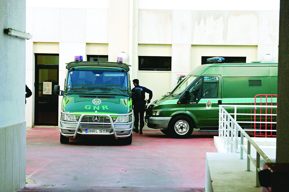 DIAP de Faro adiantou que os homens viajaram para Portugal para traficar droga