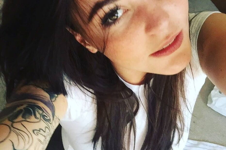 Hope Barden, jovem de 21 anos que morreu asfixiada durante uma atuação para um cliente