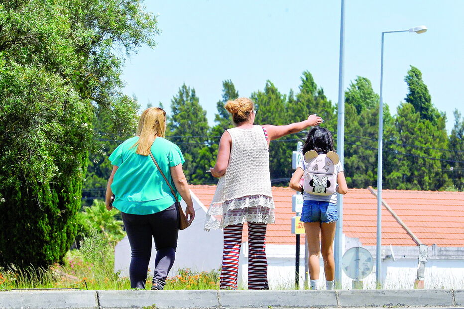 Familiares  e vizinhos da  vítima percorreram as imediações após o desaparecimento 