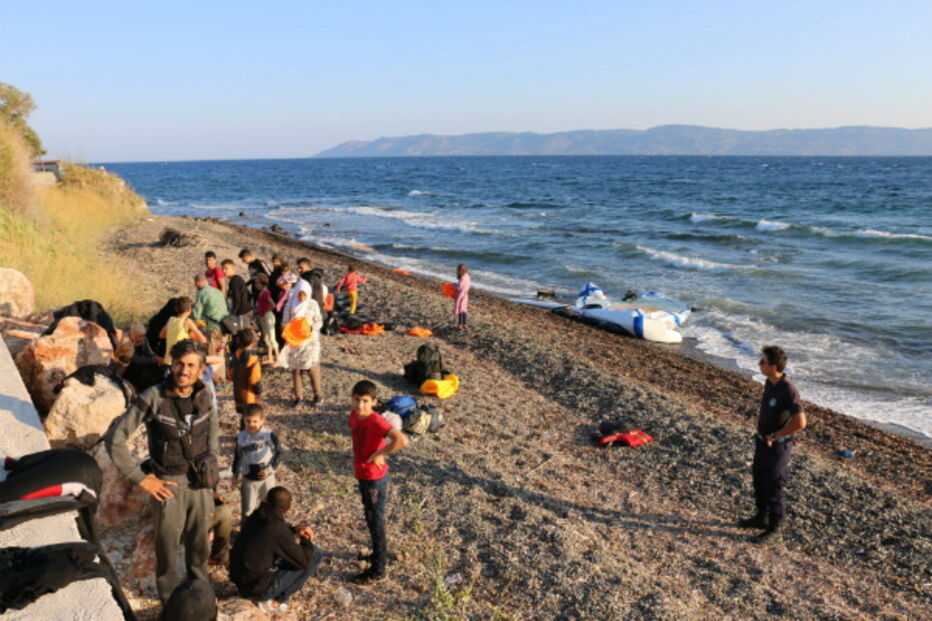 Polícia Marítima portuguesa resgatou 53 migrantes junto à ilha grega de Lesbos