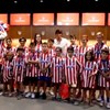 João Félix surpreende crianças sócias do Atlético de Madrid e distribui presentes
