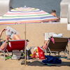 <![CDATA[ Liga percorre praias e piscinas para sensibilizar para proteção solar e prevenir cancro ]]>