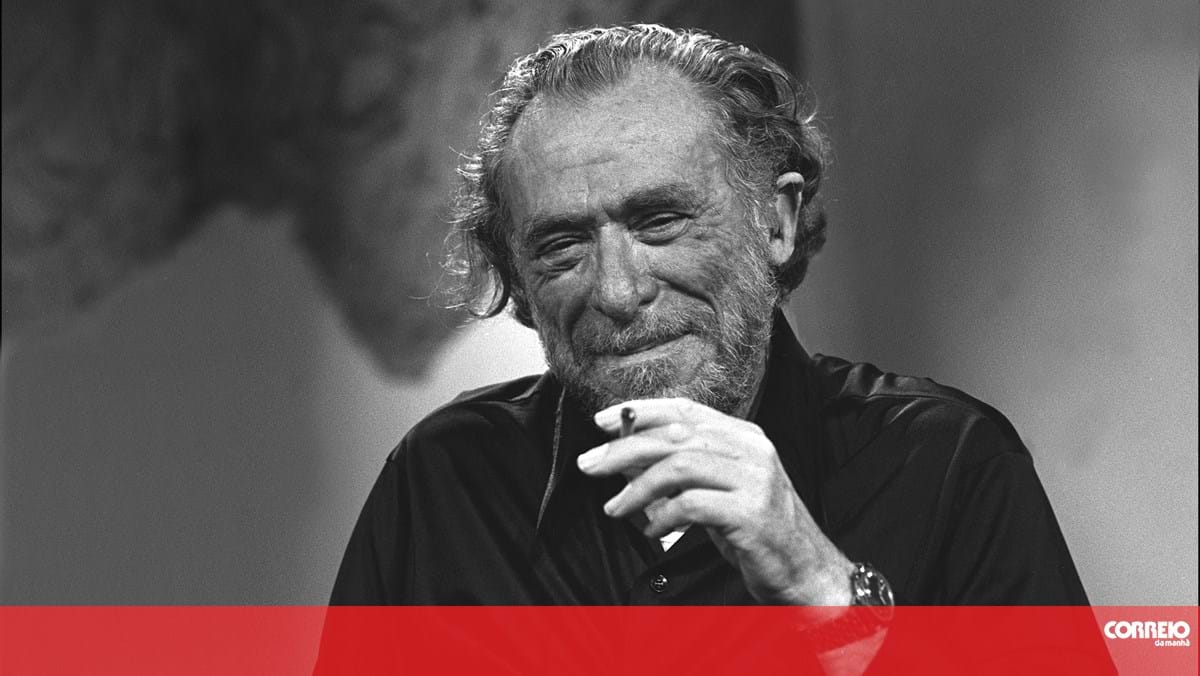 Charles Bukowski sexo, álcool e decadência - Domingo foto