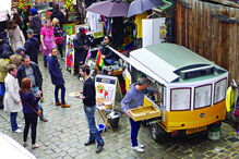 Portugueses dedicam-se ao comércio, em particular na capital, Londres 