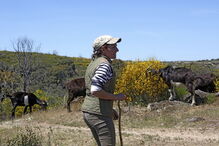 Inés, a cabreira da esperança para um mundo em agonia na Europa