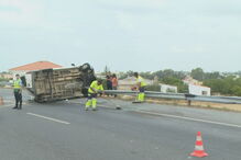 Colisão entre carro e camião faz oito feridos em Faro