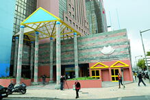 Serviços da Segurança Social estão a cobrar taxa social única a quem muda de trabalho, obrigando-os a pagar duas vezes a contribuição num só mês   