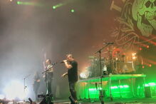 Toy esteve em festival de metal e surpreendeu fãs de Trivium