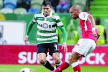 As transferências de jogadores do Benfica, Porto, Sporting e Braga, dado os valores envolvidos, estão a ser passadas a pente fino pelo Fisco    