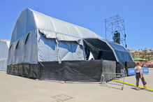 Cerca de uma dezena de jovens envolveu-se numa troca de agressões a cerca de 100 metros do palco 