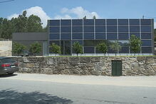 Homem de 28 anos morre esmagado por empilhadora em Barcelos