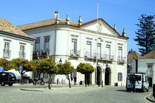 Câmara de Faro foi um dos locais alvo das buscas da Judiciária