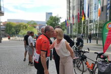 Filipe Gaivão foi recebido por eurodeputados e já partiu de Bruxelas para Lisboa de bicicleta