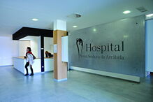 Deslizamento de terras corta estrada e cabos de fornecimento de energia a hospital de Azeitão