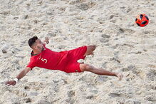 Portugal bate Polónia e decide com Itália acesso ao Mundial de futebol de praia