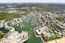 Está em causa uma área de 57,4 hectares junto à Marina de Vilamoura e à praia da Rocha Baixinha