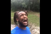 Vídeo de homem a cantar música do 'Rei Leão' com um burro torna-se viral