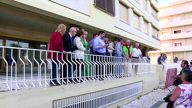 Mulher com cancro diz que só sai do prédio Coutinho para o cemitério. Conheça as histórias dos moradores 