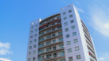 Cadáver de homem encontrado enrolado em cobertores e amarrado com cordas em Lisboa