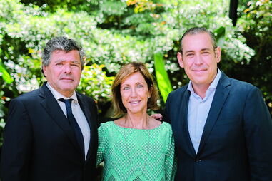 Luís Cabral (à esq.) com Rosa Cullell e Manuel Mirat, novo presidente da Media  Capital