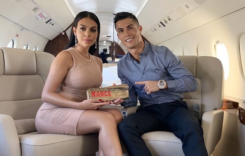 Georgina vê vitória de Ronaldo pela CMTV acompanhada pelos filhos