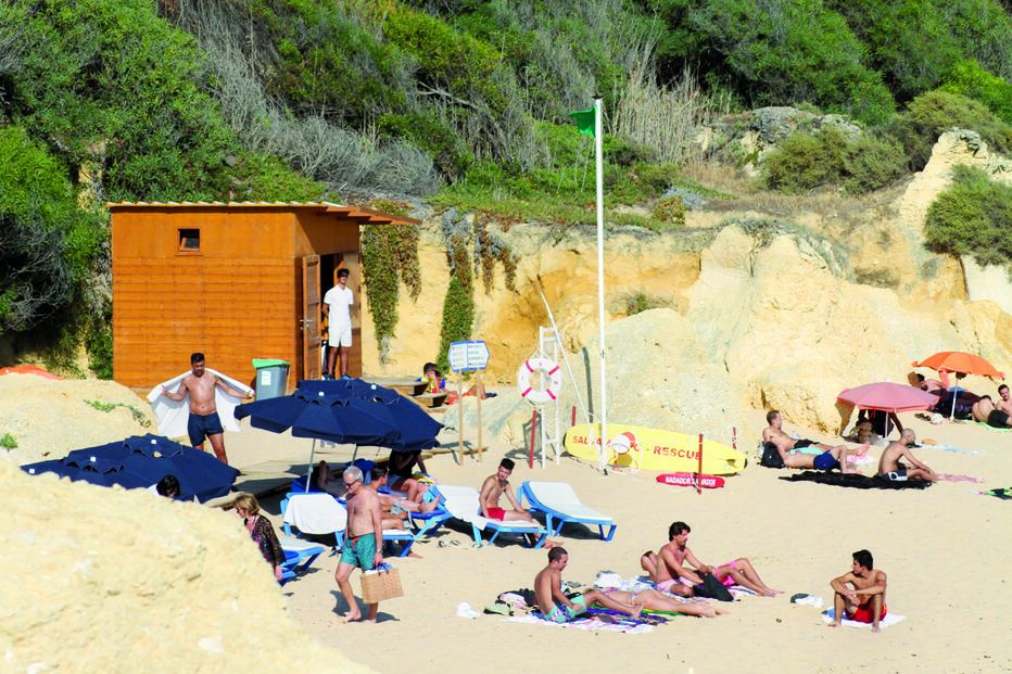 Sérgio Conceição aproveita último dia de férias em praia do Algarve