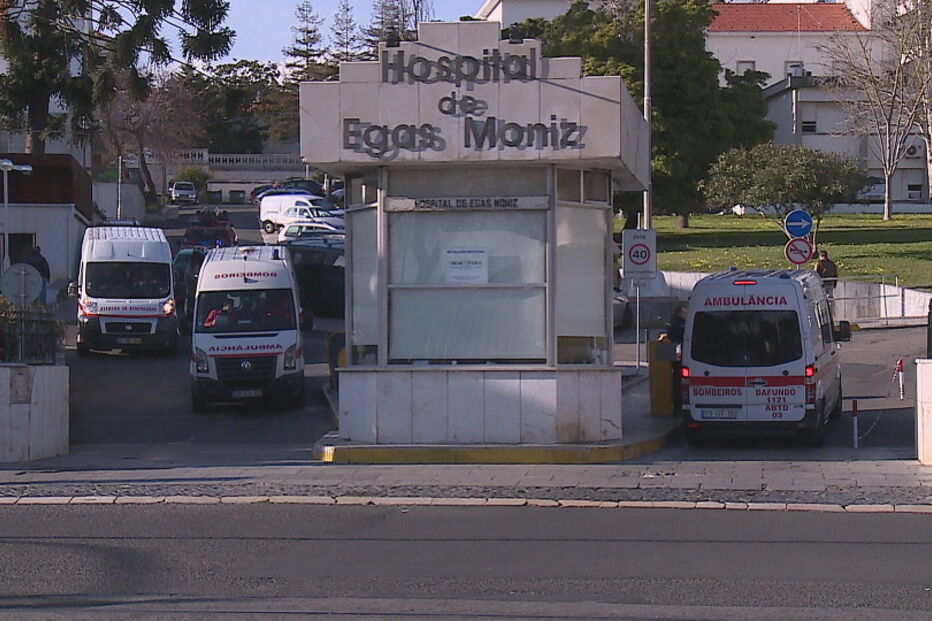 Recluso aproveita ida à casa de banho para escapar do Hospital Egas Moniz em Lisboa