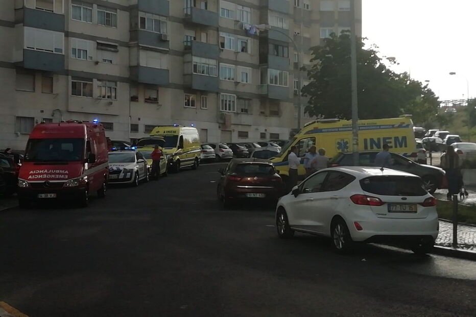 Duas pessoas esfaqueadas em roubo violento junto ao Colombo em Lisboa