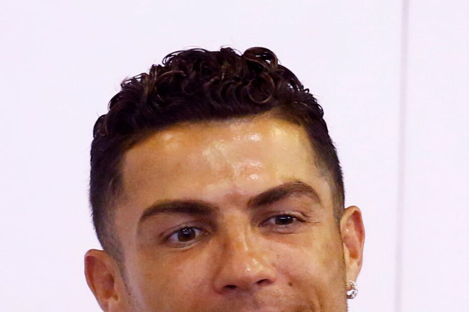 Ronaldo fez as delícias dos mais novos numa escola em Singapura