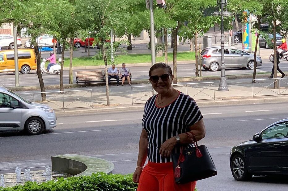 Dolores Aveiro antes da mudança de visual