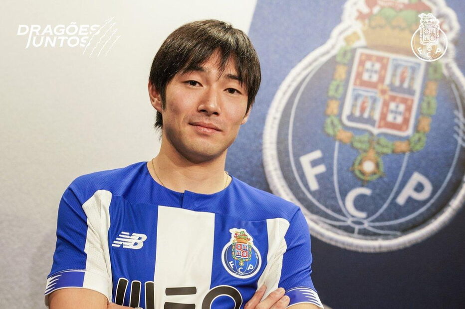 Nakajima oficializado no FC Porto