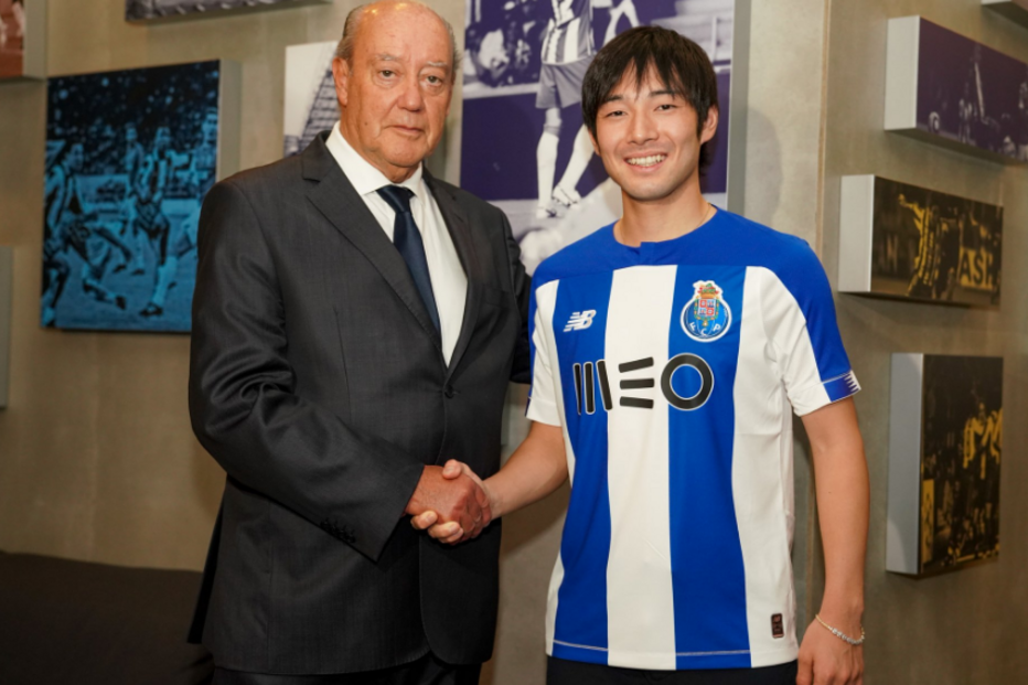 Nakajima oficializado no FC Porto
