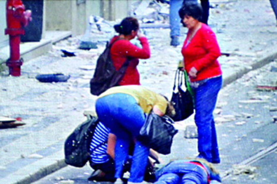 Mulher que estava no multibanco foi atingida