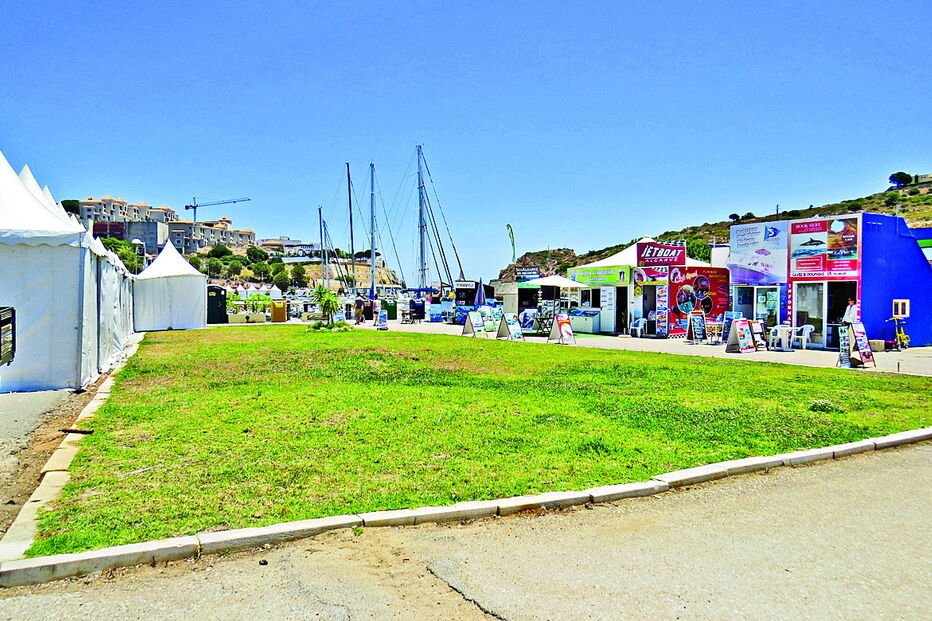 Cerca de uma dezena de jovens envolveu-se numa troca de agressões a cerca de 100 metros do palco 