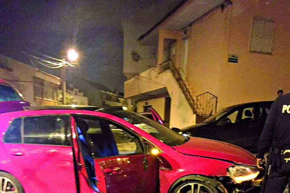 Viatura em que seguiam os assaltantes ficou imobilizada