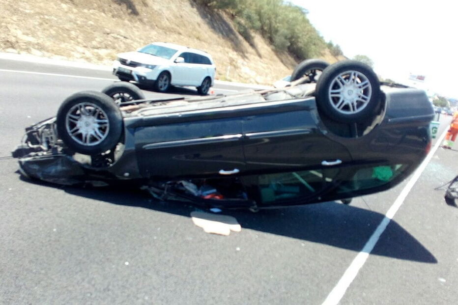 Capotamento faz um ferido na A2 em Setúbal