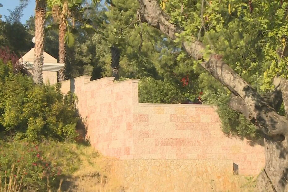 Chamas consomem habitação em Olhão