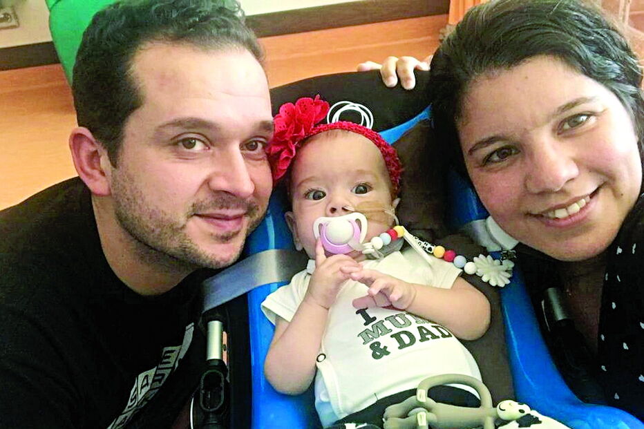 Bebé Noa com os pais