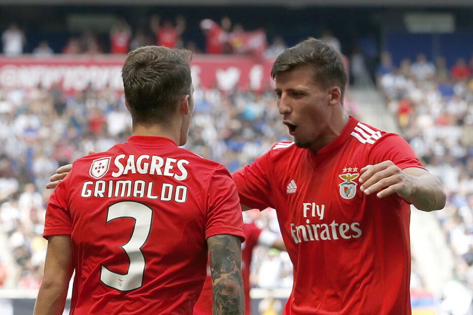 Grimaldo e Rúben Dias