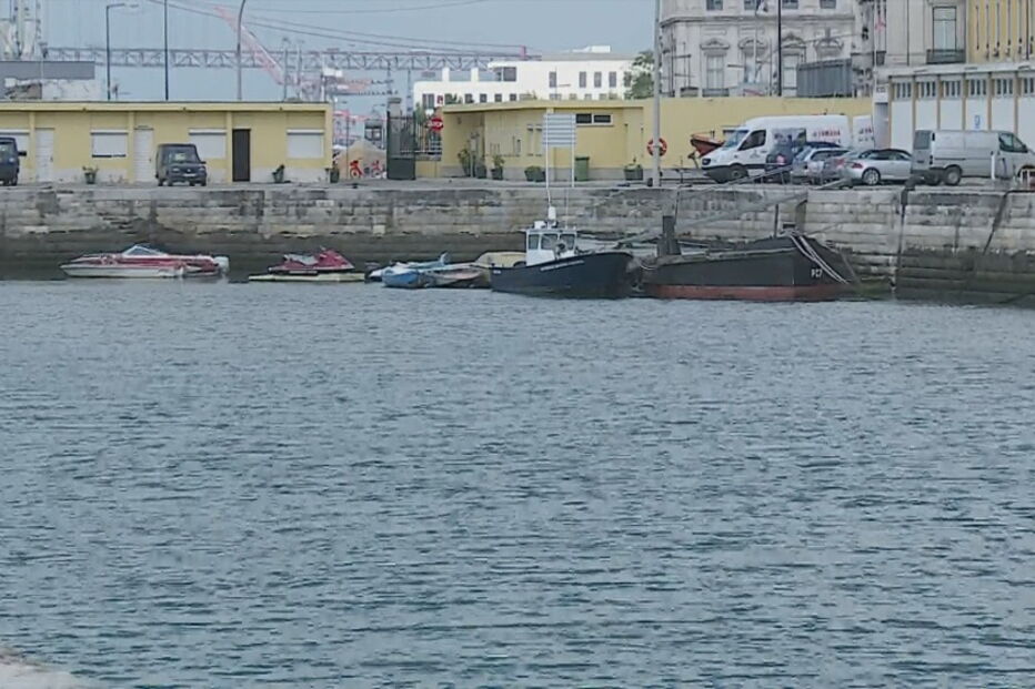 Corpo de homem encontrado no Rio Tejo junto à Doca da Marinha em Lisboa