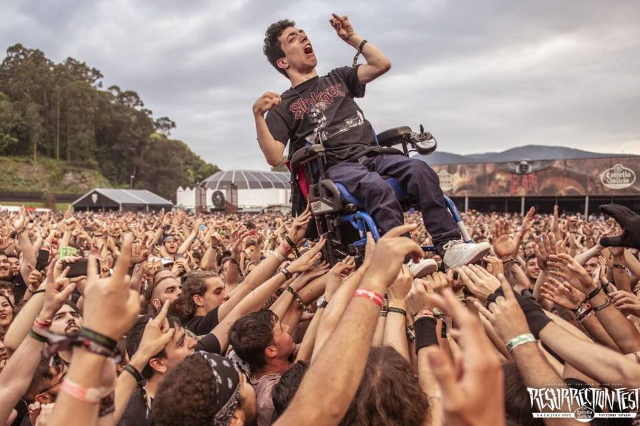 A história de Álex, protagonista da foto que marcou um festival de heavy metal