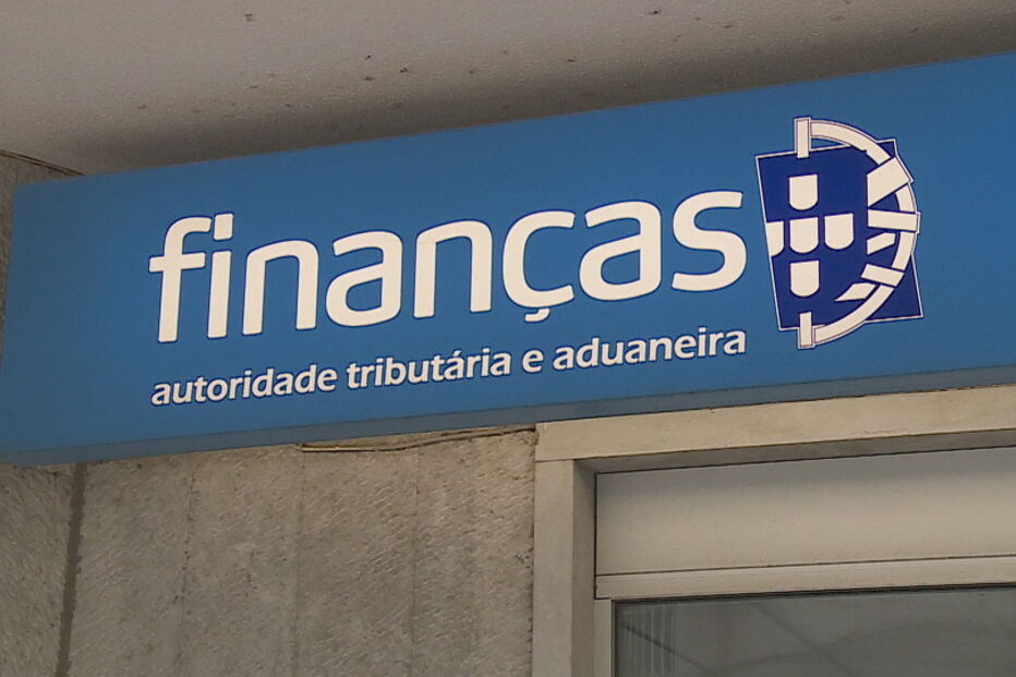 Repartição das Finanças de Cascais com filas de espera de três horas