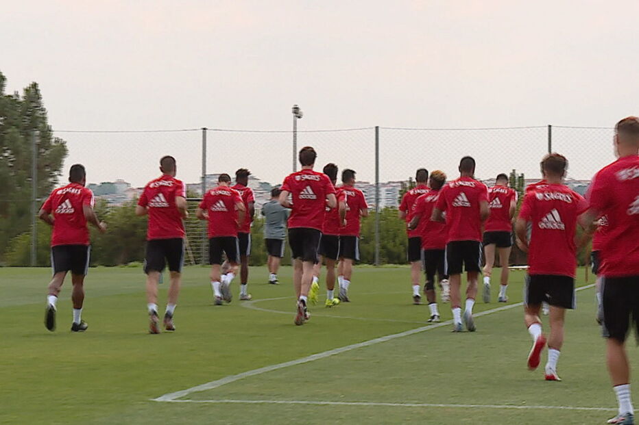 Benfica com olhos postos no bicampeonato 