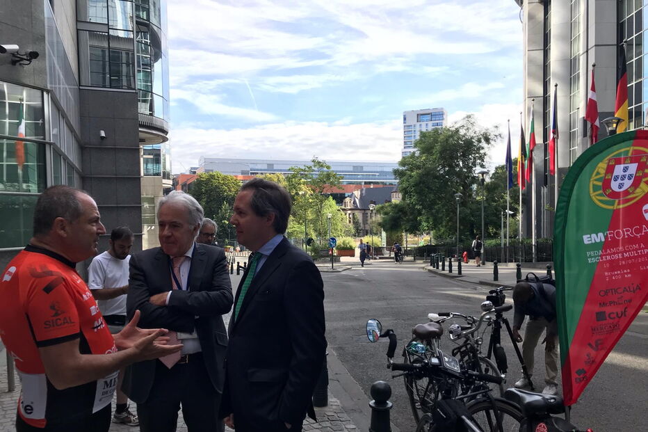 Filipe Gaivão foi recebido por eurodeputados e já partiu de Bruxelas para Lisboa de bicicleta