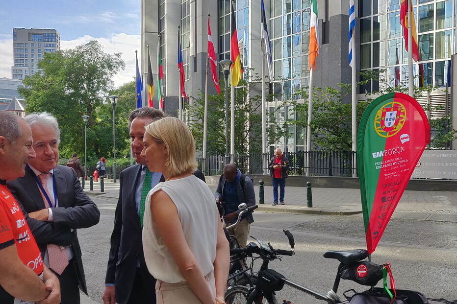 Filipe Gaivão foi recebido por eurodeputados e já partiu de Bruxelas para Lisboa de bicicleta