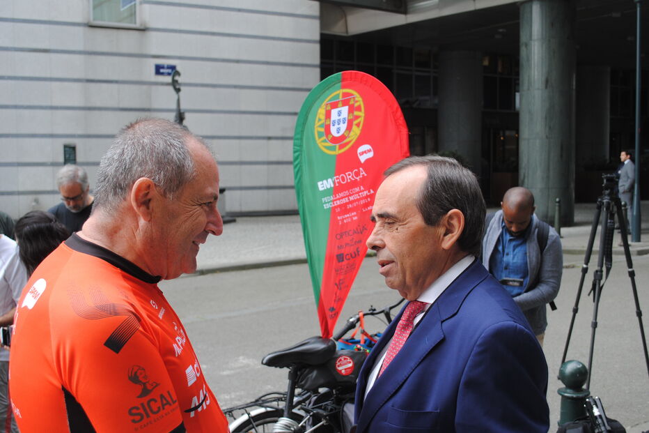 Filipe Gaivão foi recebido por eurodeputados e já partiu de Bruxelas para Lisboa de bicicleta