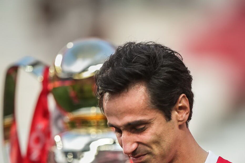 O adeus do Jonas 'Pistolas' em lágrimas no Estádio da Luz. Veja as imagens